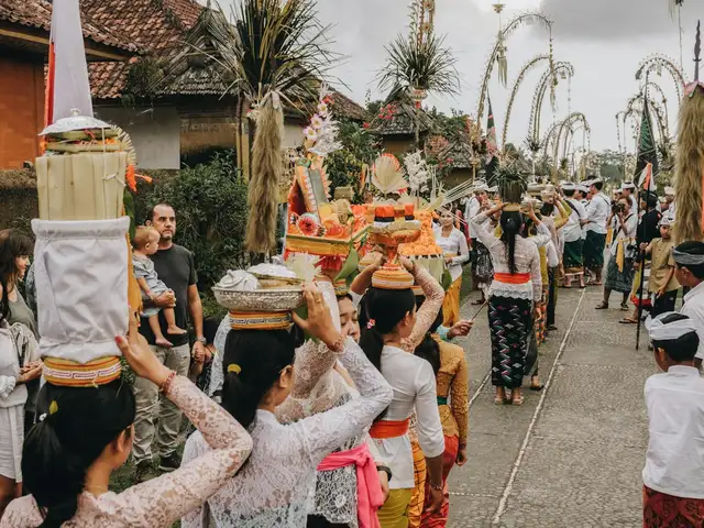 Paket Lengkap Pernikahan Adat Intimate