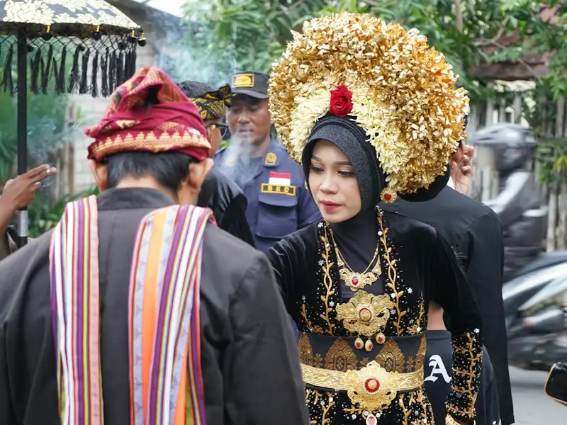 Pengantin Minang Suntiang